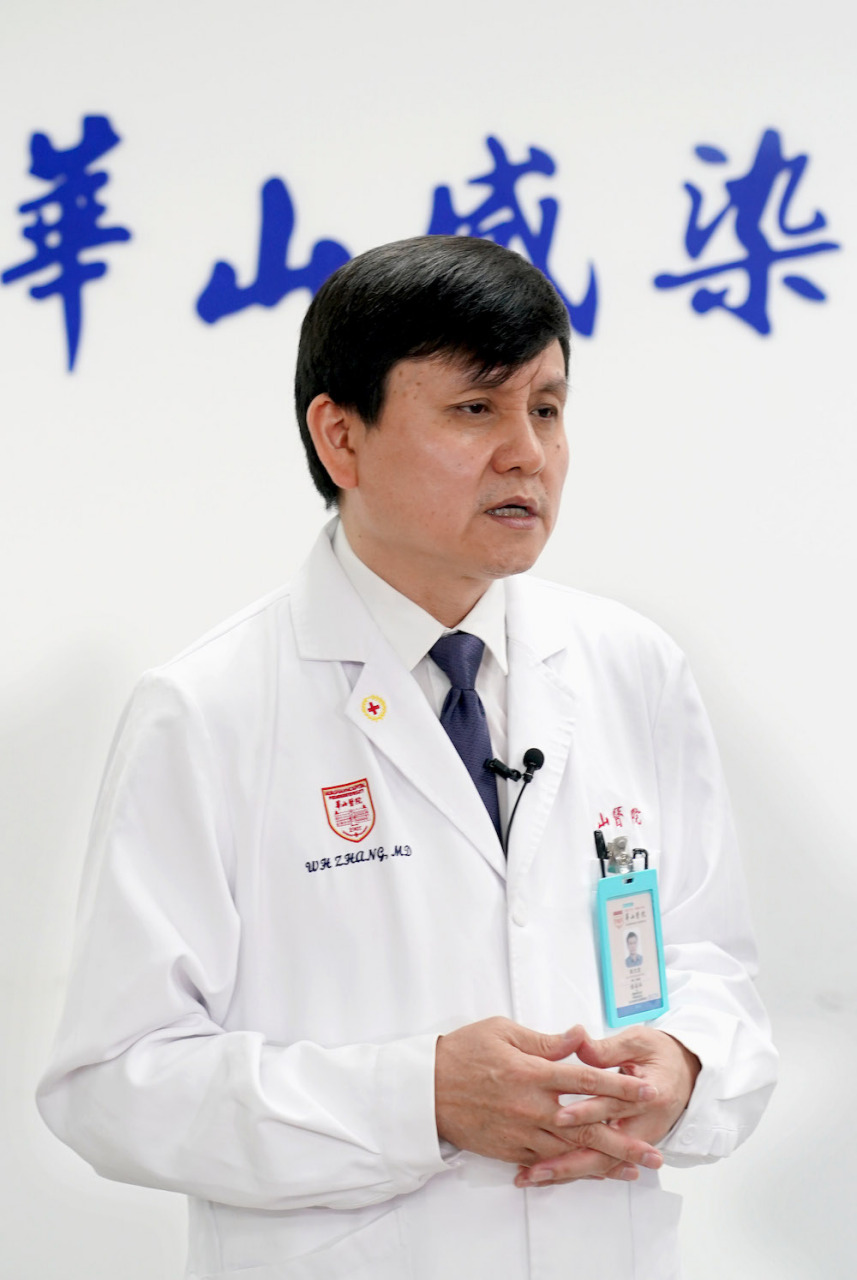 【张文宏谈明年新冠疫情_关键时刻,张文宏针对疫情做出了新研判】